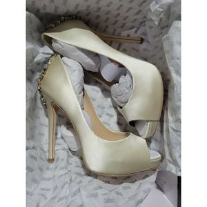 Badgley Mischka Womens Kiara Ivory Peep Toe Heels Size 8.5 (2329038)